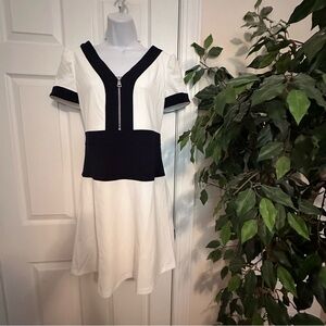DKNY white / navy zip front dress Sz 2